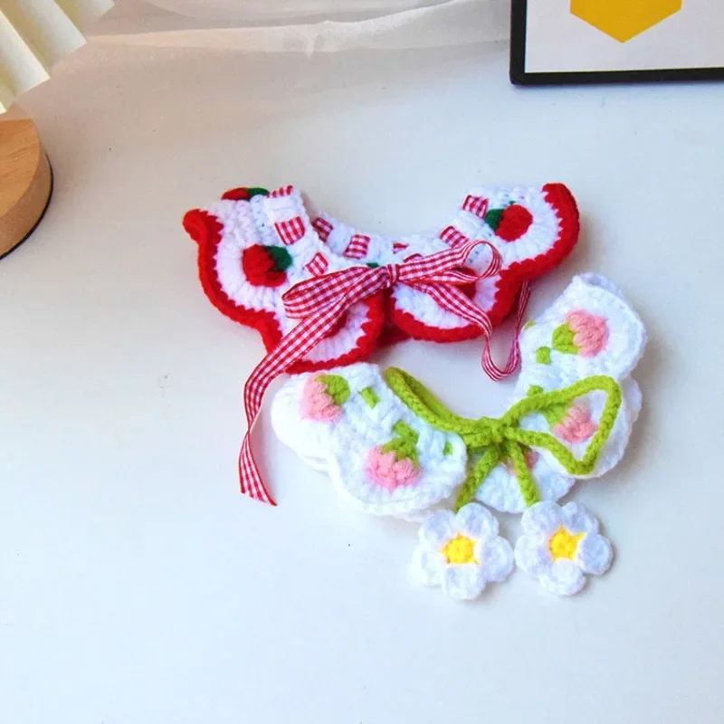 Babero Fresa - Detalle tejido ganchillo