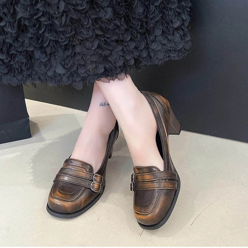 Zapatos estilo Mary Jane vintage para perros pequeños con tacón - imagen 2