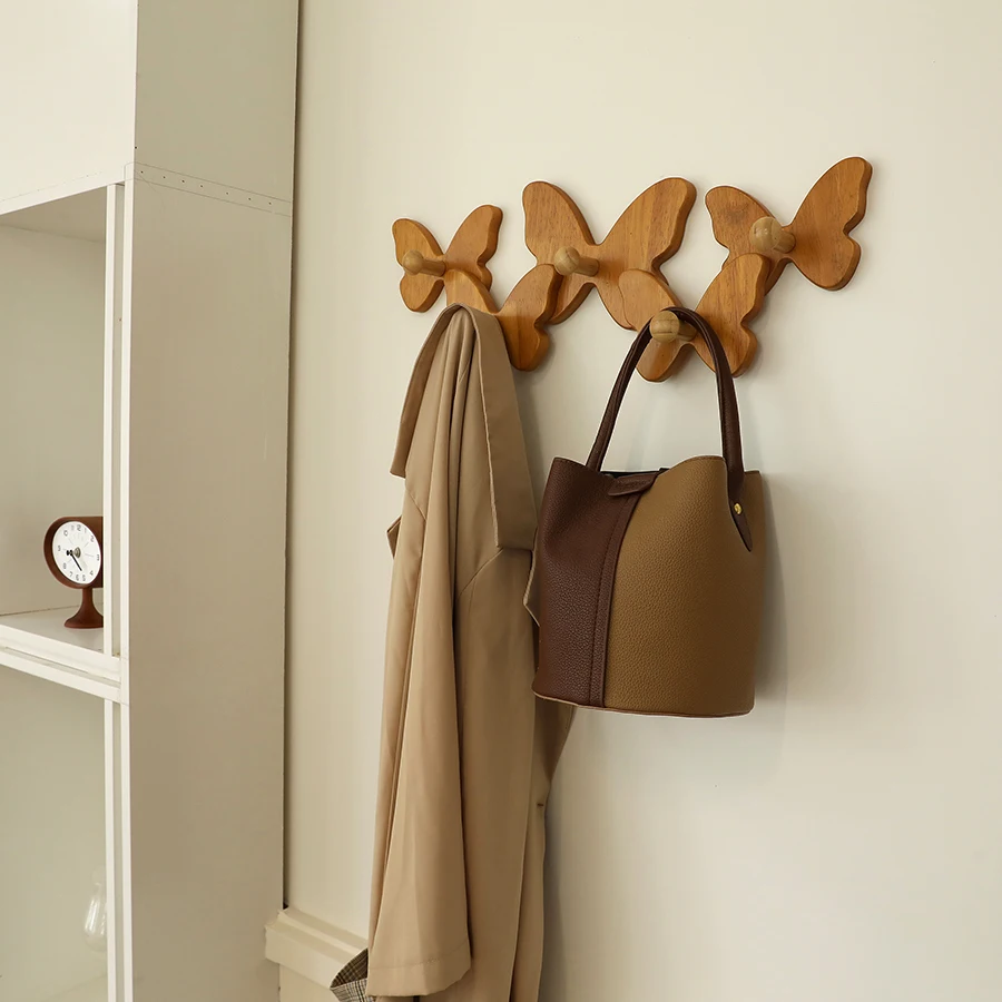 Ganchos de pared de mariposa de madera maciza: organizador de entrada de estilo nórdico para almacenamiento de abrigos, llaves y artículos pequeños - imagen 4