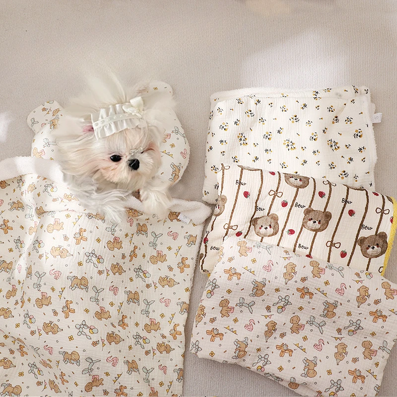 Manta de invierno para perros, almohada de empalme de felpa Floral, manta de felpa cálida para dormir en invierno, accesorios suaves para perros pequeños