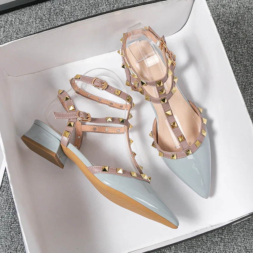 Sandalias de tacón alto para mujer, zapatos informales rojos con remaches puntiagudos, diseño de marca de moda, 41-43 talla grande, Verano - imagen 2