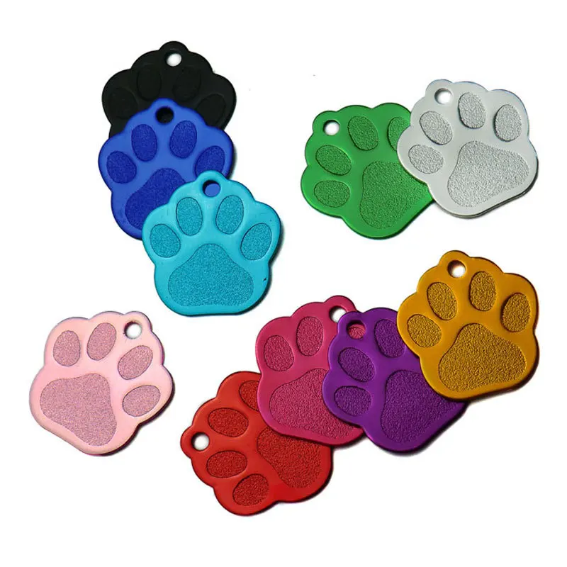 Venta al por mayor 20 piezas grabado gato cachorro mascota ID Collar etiqueta colgante accesorios para mascotas hueso/pata brillo decoración para mascotas perro gato ID Tag
