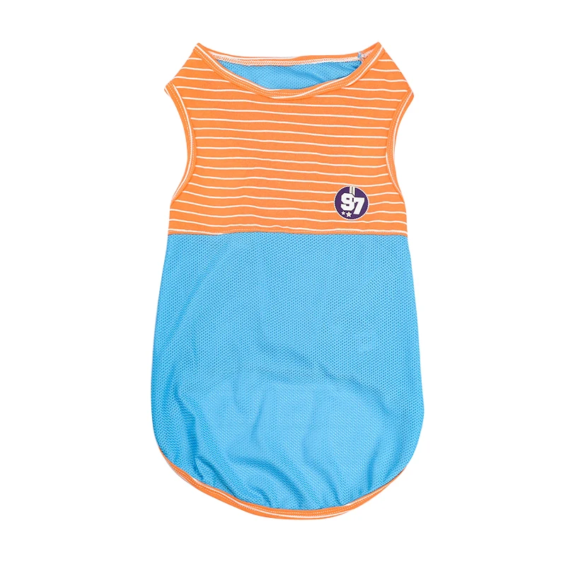 Un top sin mangas con una combinación de colores naranja y azul. La parte superior tiene un patrón de rayas en la sección naranja y una sección azul sólida debajo. Hay un pequeño logo o emblema en la parte naranja, pero los detalles del logo no son lo suficientemente claros para identificarlo.