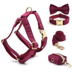 Conjunto arnés, collar y correa de terciopelo burdeos para perro