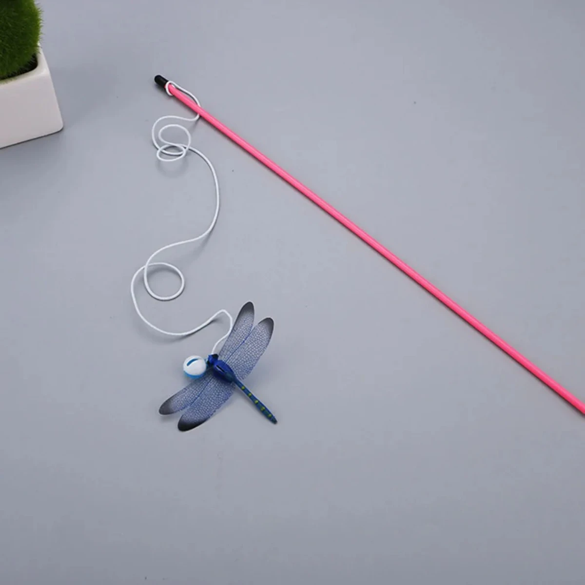 Varita teaser de libélula de varilla corta de color aleatorio, gato interactivo, juguete de plumas divertido para gatitos y gatos, varita duradera para mascotas, 1 Uds. - imagen 3