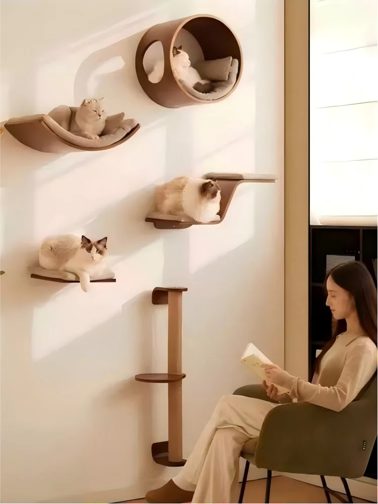 Árbol para gatos con rascador y juguetes - entretenimiento felino - imagen 3