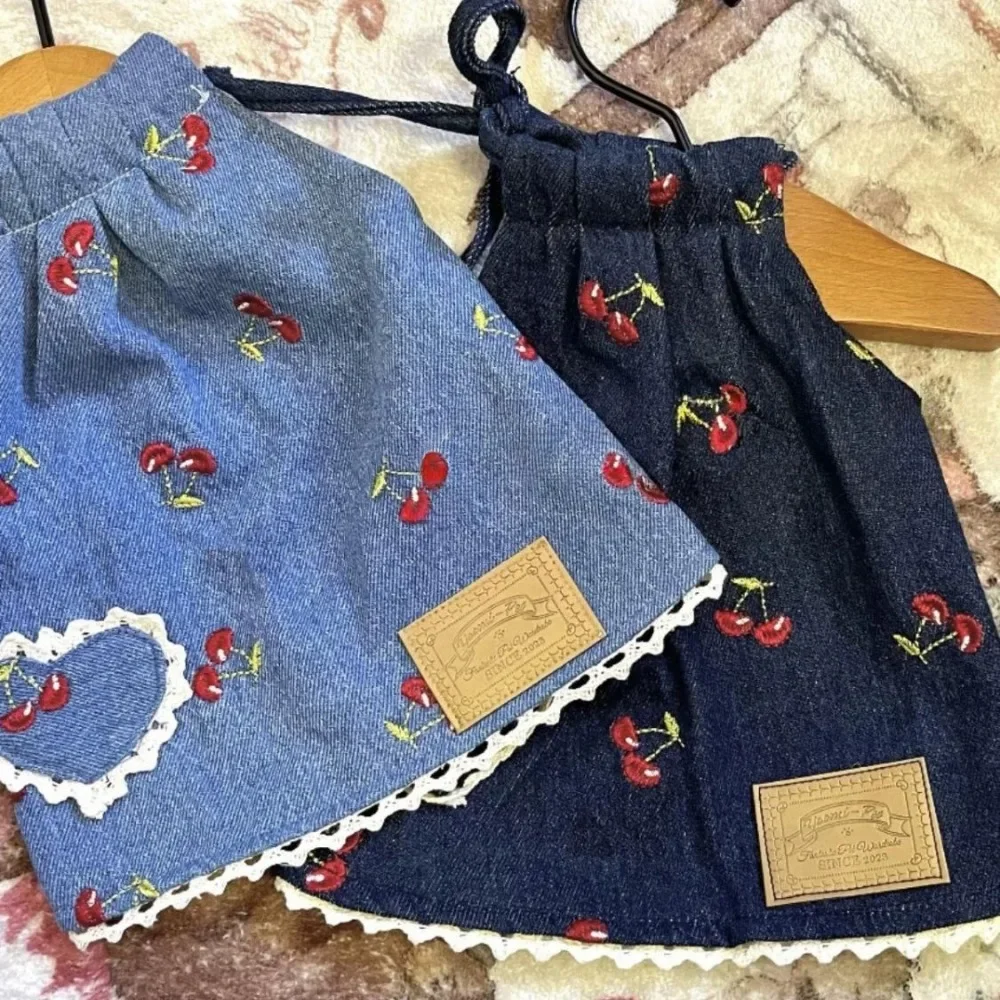 Falda vaquera con tirantes de cereza para mascotas, conjunto de ropa para pareja de Marcus, Yorkshire, chaleco para perros y gatos, ropa de diseñador para perros - imagen 2