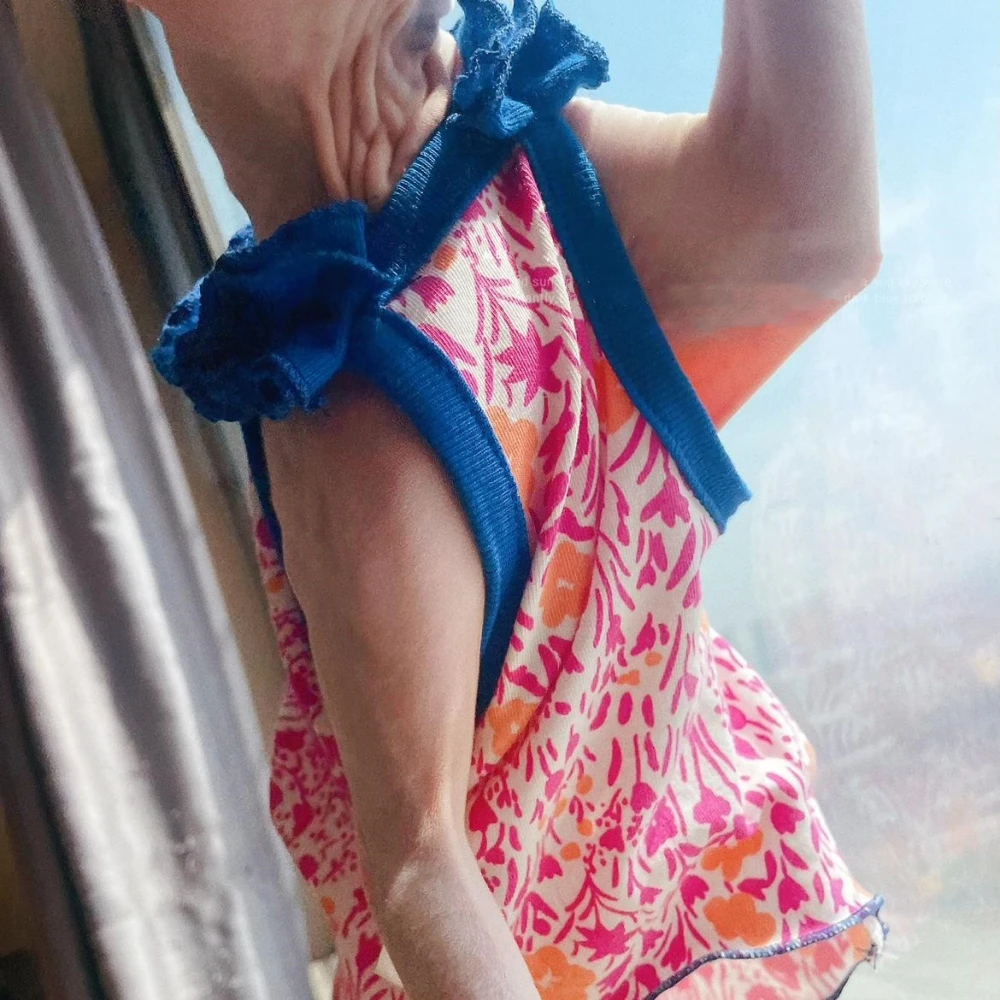 Vestido floral de algodón suave para Sphynx Cat Falda roja sin mangas para gatas Chaleco dulce para Devon Rex en primavera Suministros para gatos - imagen 5