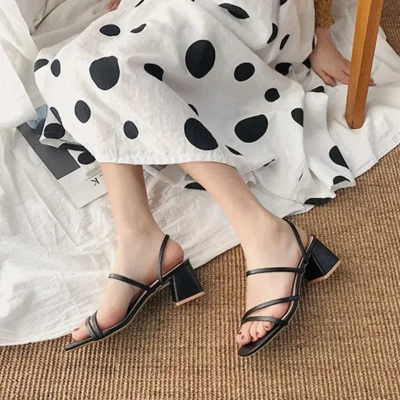 Sandalias de tacón alto para mujer, zapatos de moda de verano para mujer, Sandalias sexis con punta abierta y tacón cuadrado para mujer, zapatos de cuña 2025 nuevo - imagen 3