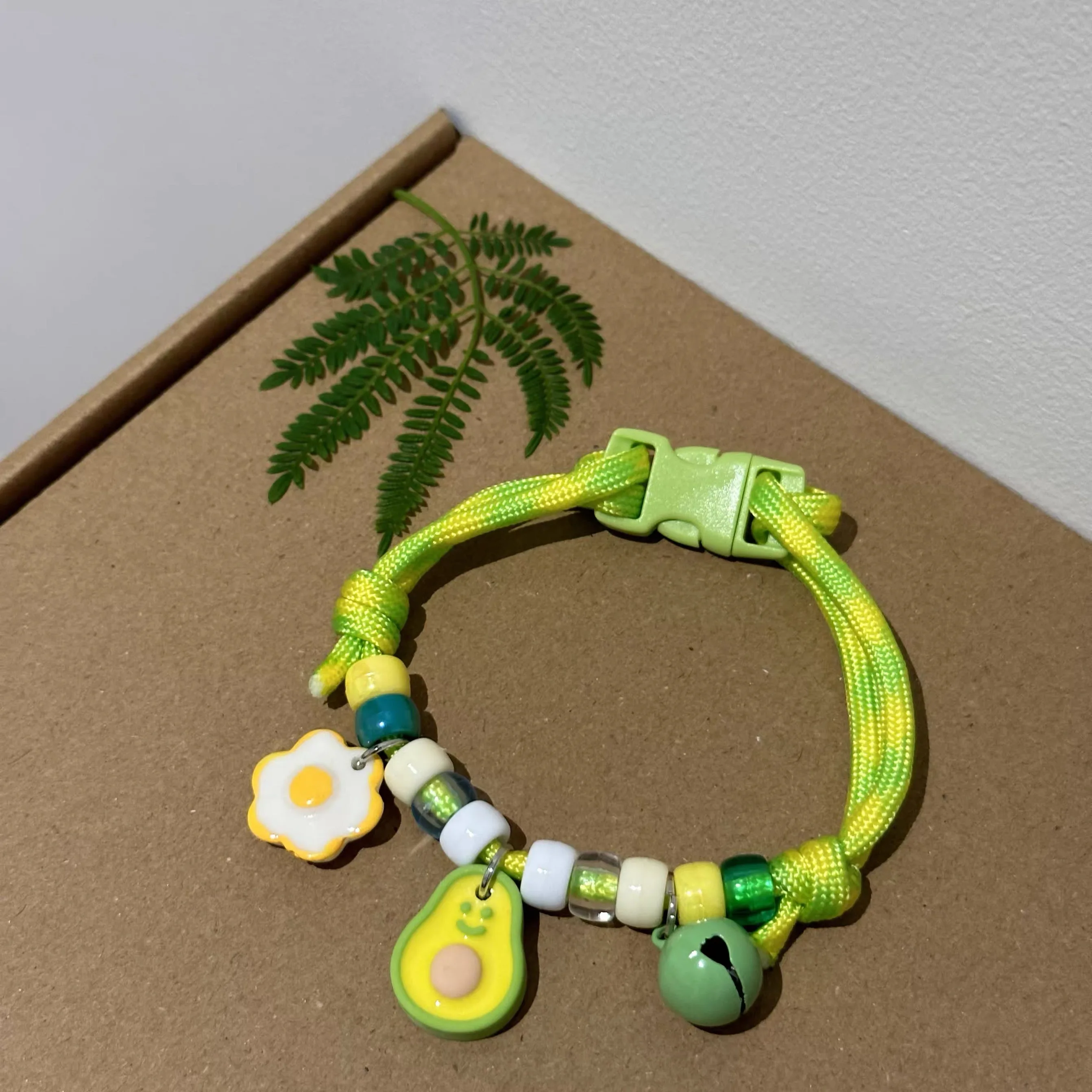 Collar para gato trenzado con campana – accesorio con encanto - imagen 2