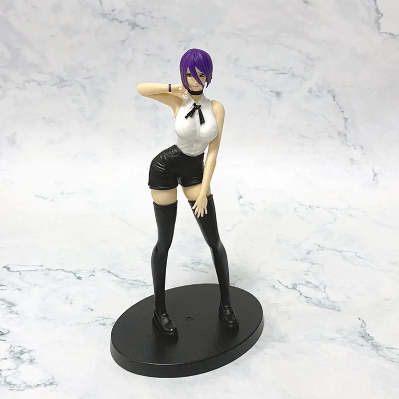 Figura de Reze de Chainsaw Man en posición de pie