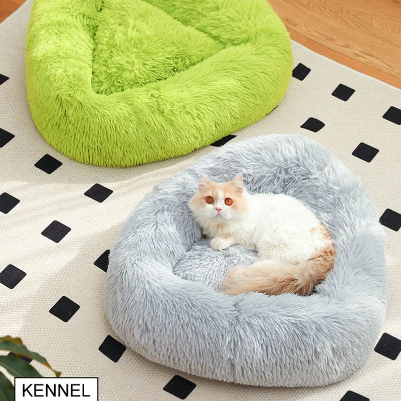 Cama redonda y esponjosa para mascotas, cojín de felpa suave y calmante, forma triangular, autocalentable, para interiores - imagen 4
