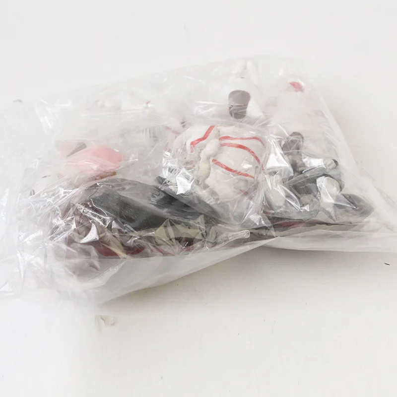 Display completo del set de 7 figuras Dandadan
