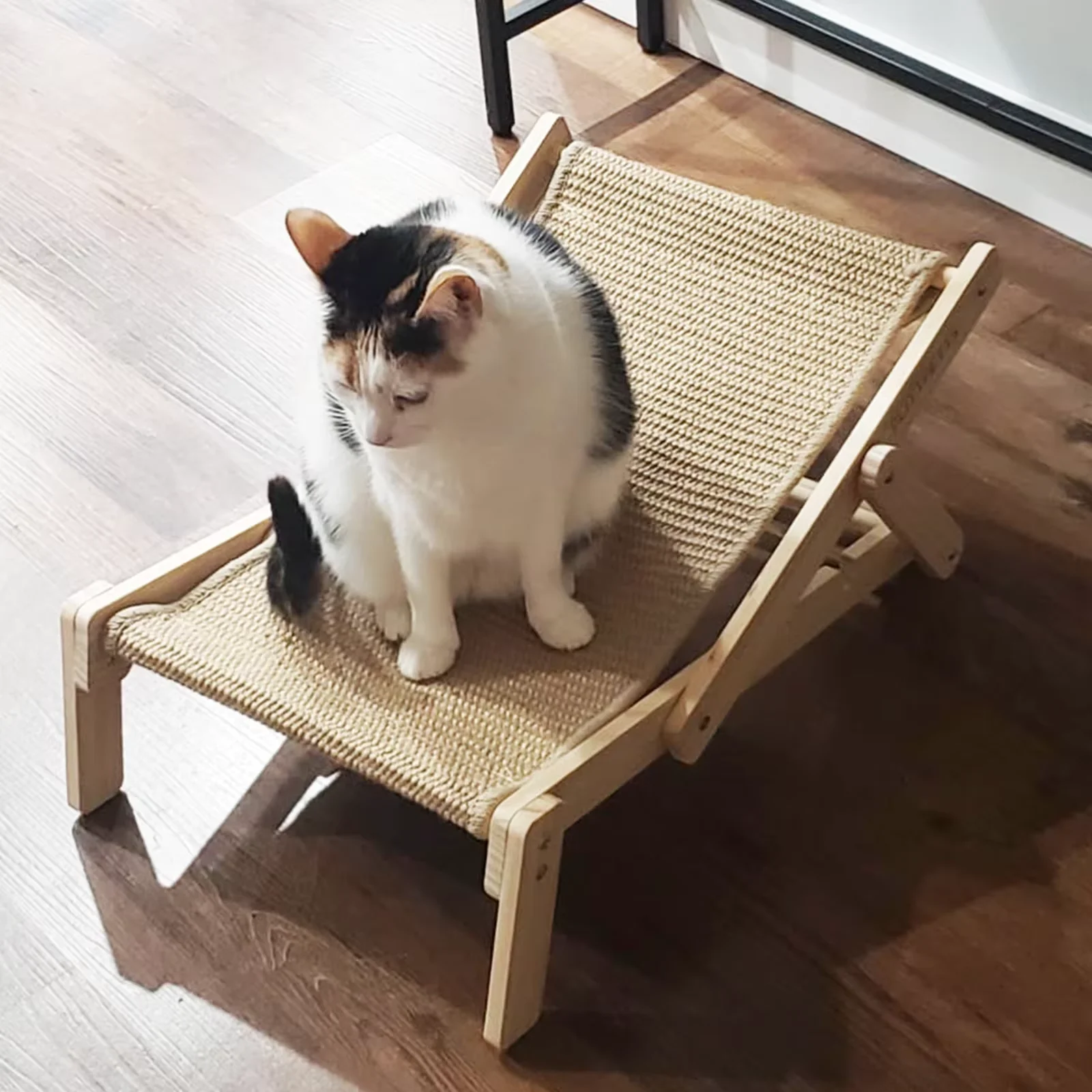Sillón plegable para gatos con zona para rascar de Sisal, sillón reclinable de madera para mascotas para gatos, para relajación interior y tomar el sol al aire libre - imagen 4