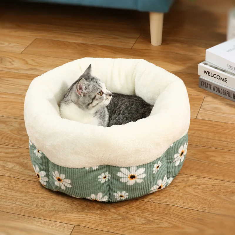 Saco de dormir de lana cálido para mascotas, cama suave semicerrada para gatos femeninos, casa de invierno para gatos Sphynx, cojín grueso para gatitos - imagen 2