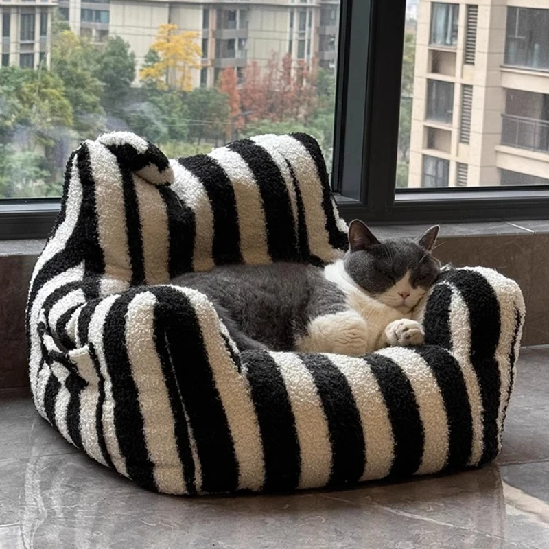 Nido de gato pequeño para dormir cálido, bolsa de frijoles, sofá, camas para perros, camas medianas de lujo para gatos de invierno, suministros universales para cachorros y gatitos para interiores