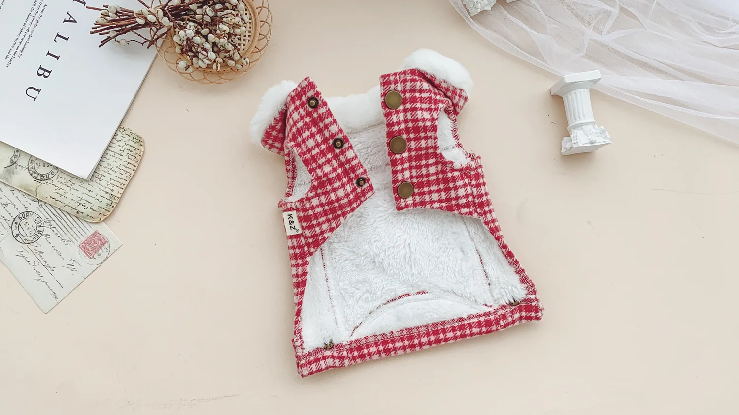 Abrigo de Navidad Abrigo de lana a cuadros rojos de Año Nuevo Otoño e Invierno Traje de peluche para gatos Ropa para perros pequeños Ropa para cachorros - imagen 4