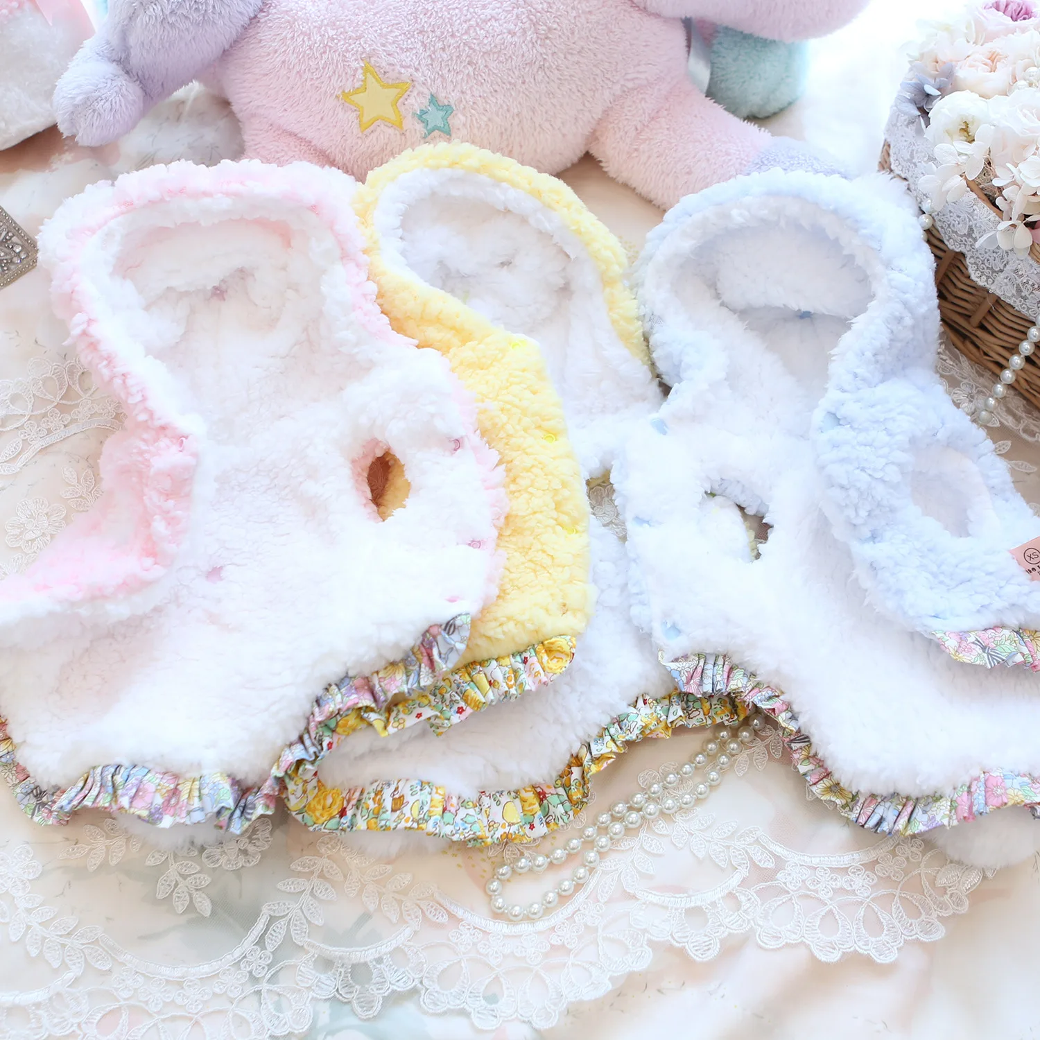 Sudadera con capucha con borde de flores de terciopelo para mascotas, vestido de terciopelo para invierno, ropa para cachorros, ropa para perros pequeños, chaqueta para mascotas - imagen 4