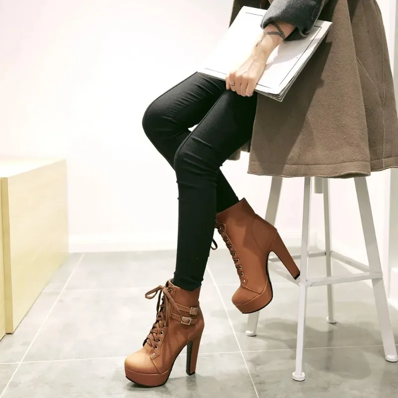Bota Popular europea americana con flejes para mujer, botines a la moda, zapatos de tacón alto para mujer, botas impermeables con hebilla de cinturón y plataforma para mujer - imagen 5