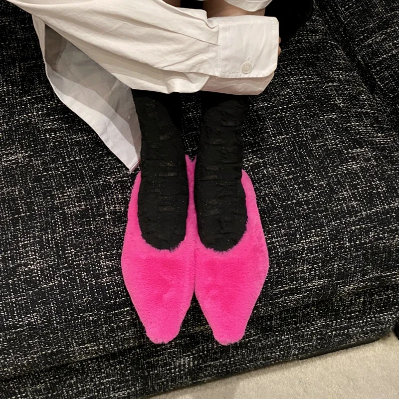 Bailarinas de piel con punta estrecha para mujer, mocasines poco profundos de felpa cálidos para invierno, zapatos de vestir de tacón peludos concisos - imagen 3