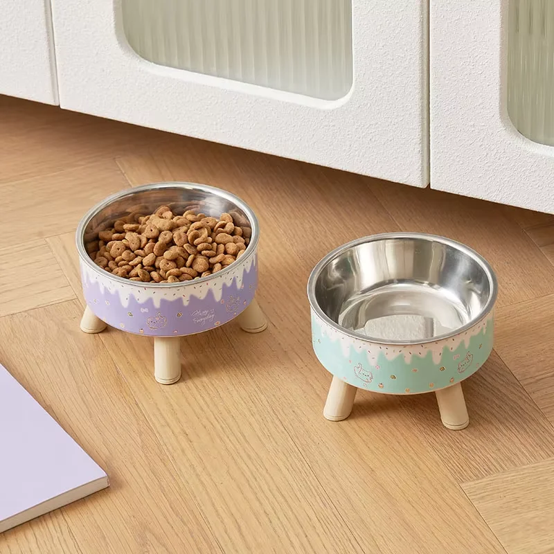 Comedero elevado para gatos y perros con diseño de helado