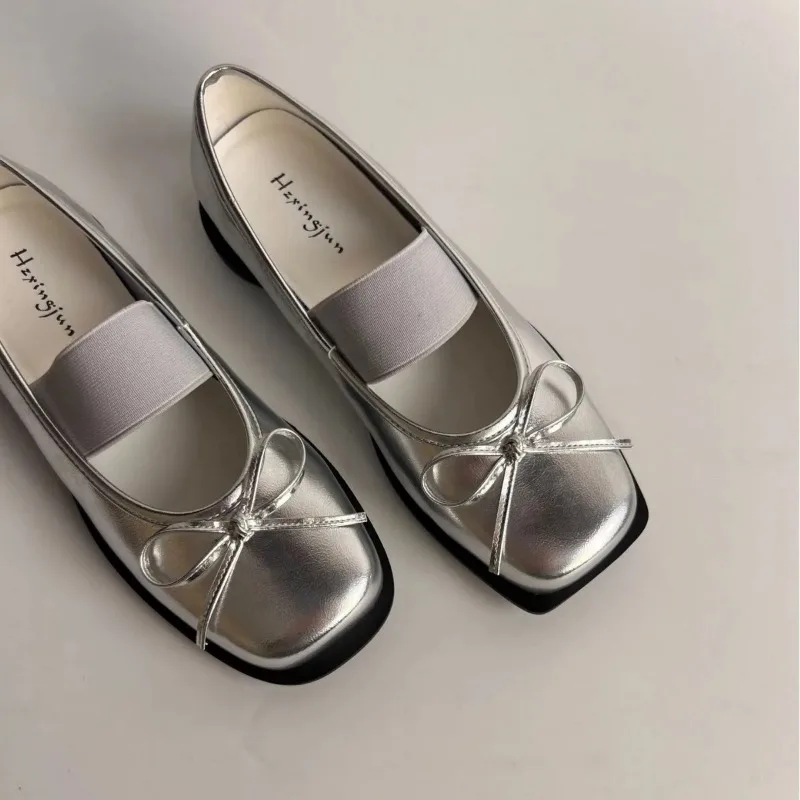 Zapatos Mary Jane de cuero para perros pequeños – Cómodo estilo casual - imagen 2