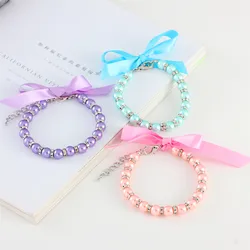 Collar elegante con perlas y pedrería para perros pequeños