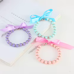 Collar de cinta con perlas y pedrería para perros pequeños