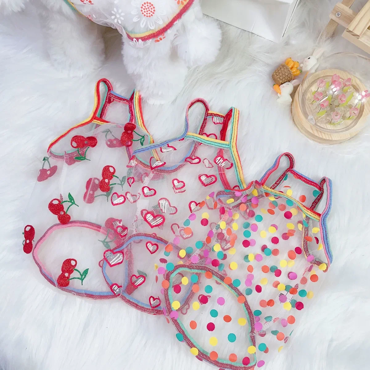 Camisola de fresa de malla para perros, bonita camisola de cereza para mascotas, protector solar, oso de peluche de malla, ropa para cachorros malteses, chaleco de refrigeración para perros - imagen 4