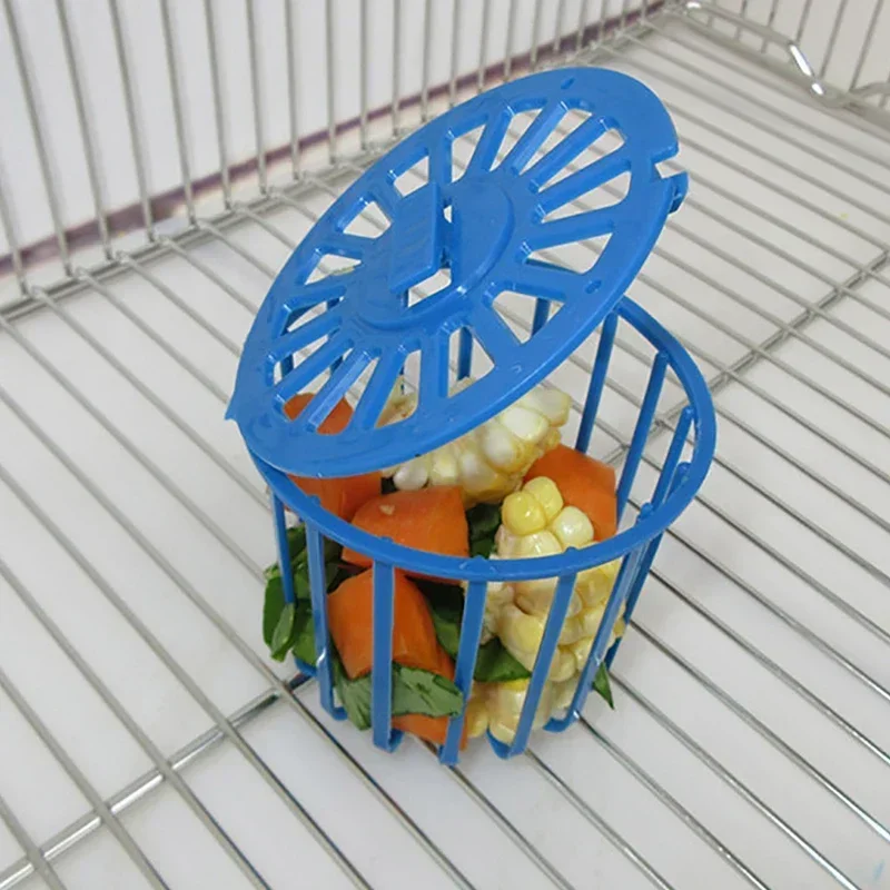 Jaula alimentadora para loros y pájaros, soporte para frutas y verduras, accesorios para jaulas, contenedor de cesta colgante, juguetes, suministros para jaulas de periquitos para mascotas, 1 Uds. - imagen 4