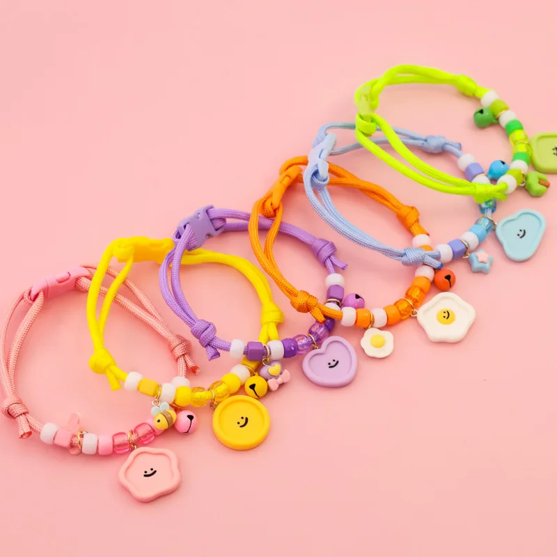 Collar de punto suave para mascotas con campana y colgantes, Collar ajustable para perros y gatos, Collar reutilizable para mascotas, suministros para mascotas