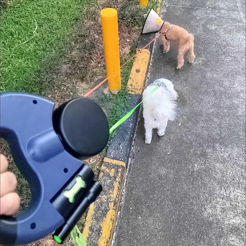 Tractor automático de doble cabeza con linterna, cuerda de tracción reflectante de 3m para perros pequeños, medianos y grandes, accesorios para mascotas - imagen 4
