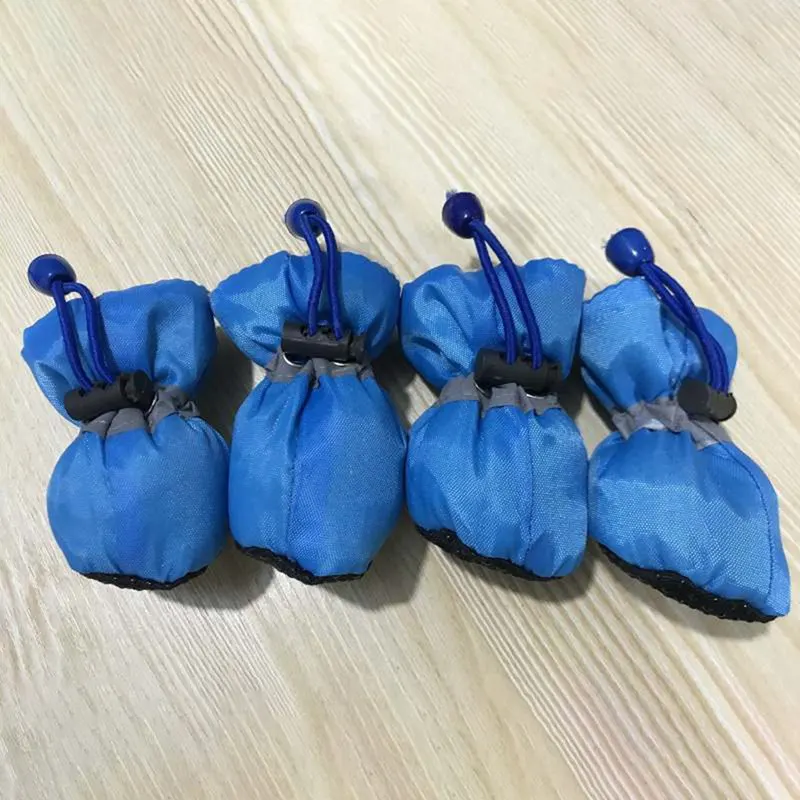 Botas antideslizantes para mascotas en detalle