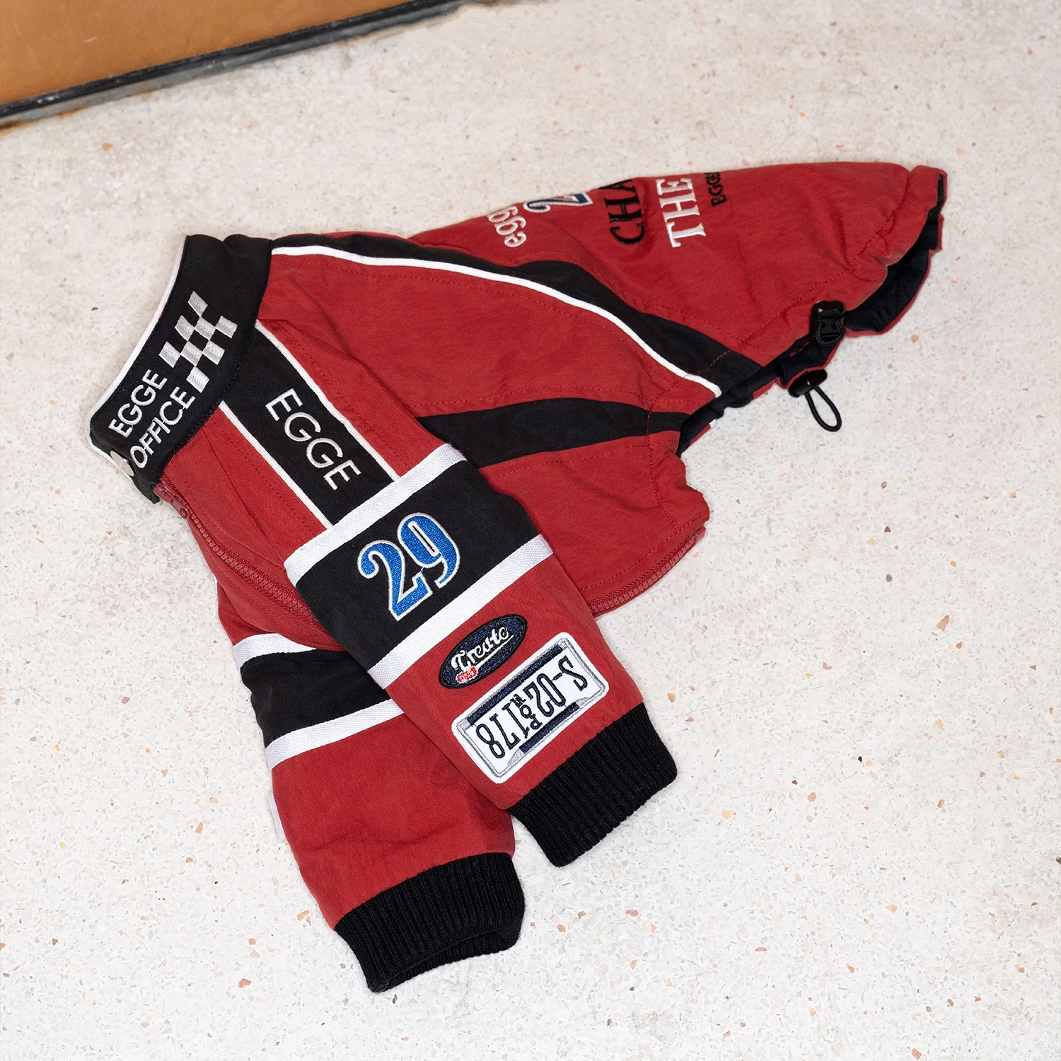 Traje de carreras Retro rojo para perros Chaqueta de algodón bordada de primera calidad para Whippet en otoño invierno abrigo cálido de motocicleta para galgos - imagen 4