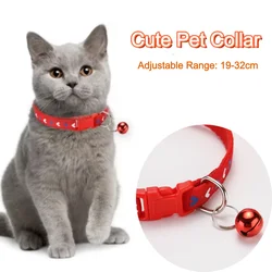 Lindo collar para mascotas de dibujos animados con campana: collar ajustable de nailon para perros y gatos con patrón de flecha de amor/pegada, diseño de hebilla de seguridad