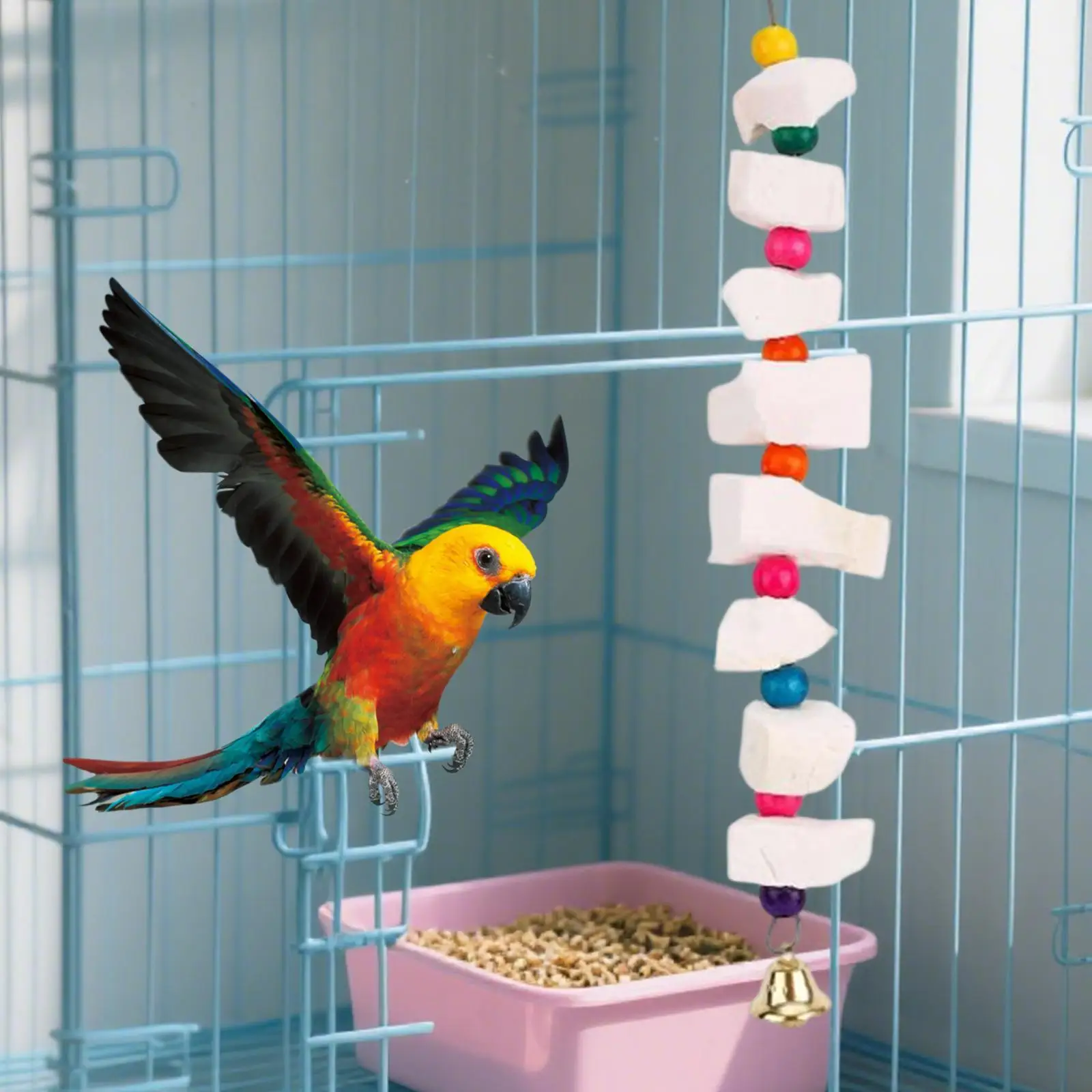 Juguete masticable colgante con campana para pájaros y roedores - imagen 3