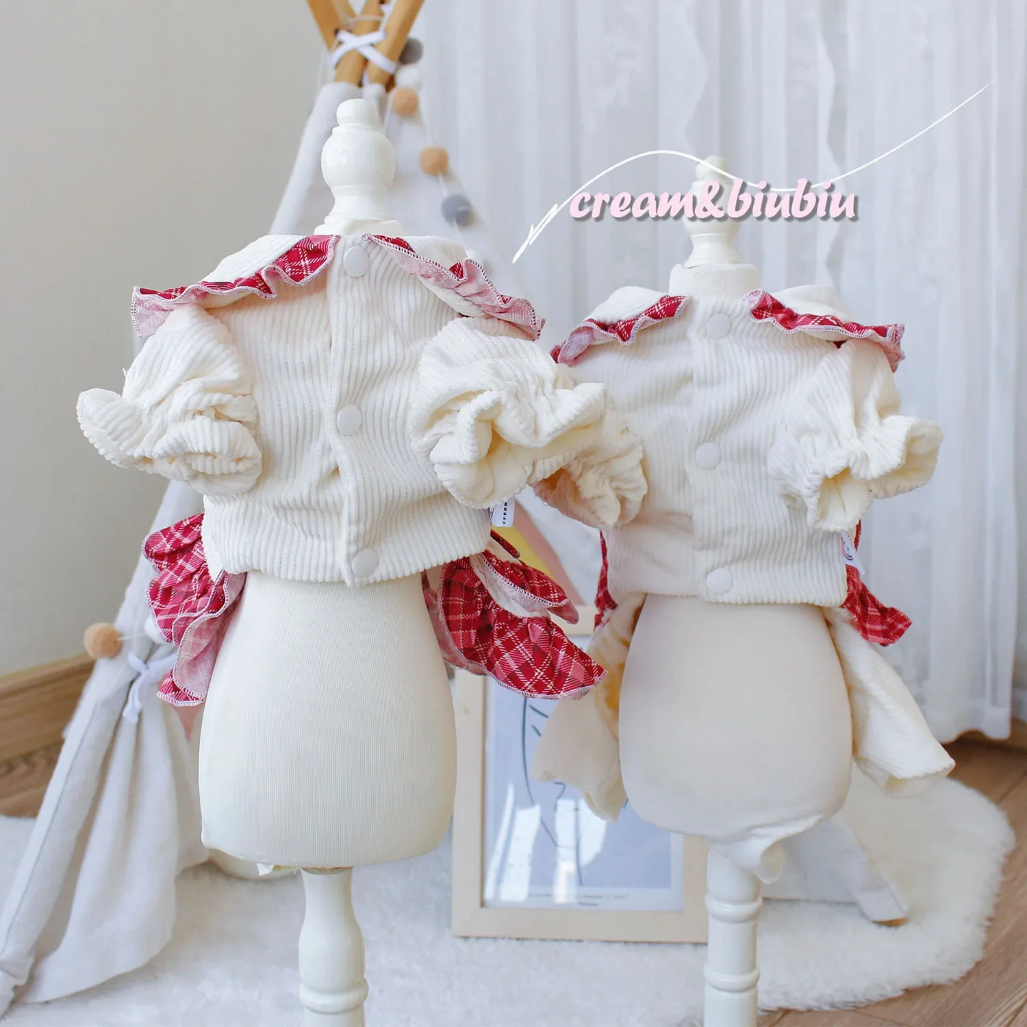 Ropa con tirantes de rejilla roja de terciopelo para perros y gatos, conjunto de dos piezas falsas, falda de cuatro patas, ropa para cachorros, Otoño e Invierno - imagen 2