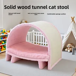 Rascador de madera para gatos con zona de rascado y cama integrado