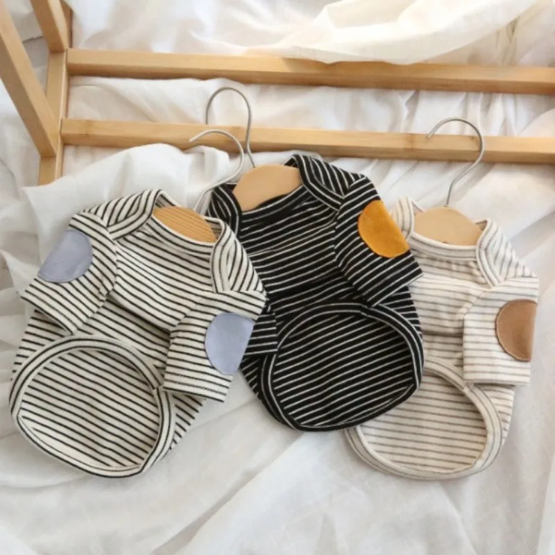 Sudadera con capucha a rayas para cachorros de invierno, sudadera bordada para perros, ropa cálida para mascotas, camisa inferior de Color sólido, jersey suave, ropa para perros