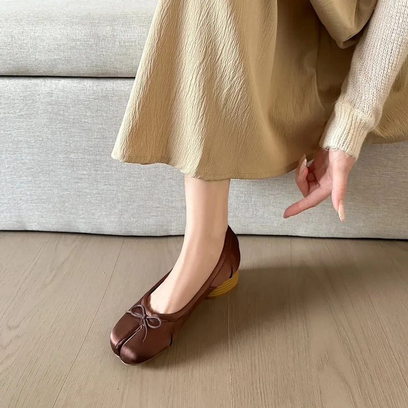Zapatos de ballet para perro – Satén, punta plegada, estilo retro