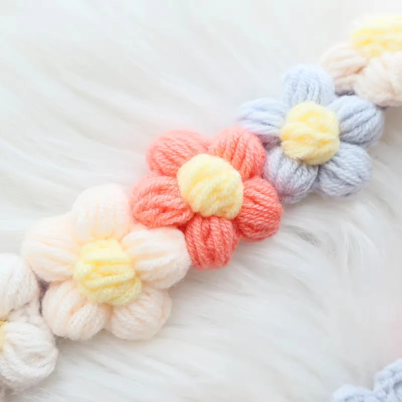 Collar de perro tejido hecho a mano, collar de gato con flores y corazones en 3D para mascotas pequeñas, accesorio cálido para cachorros de invierno