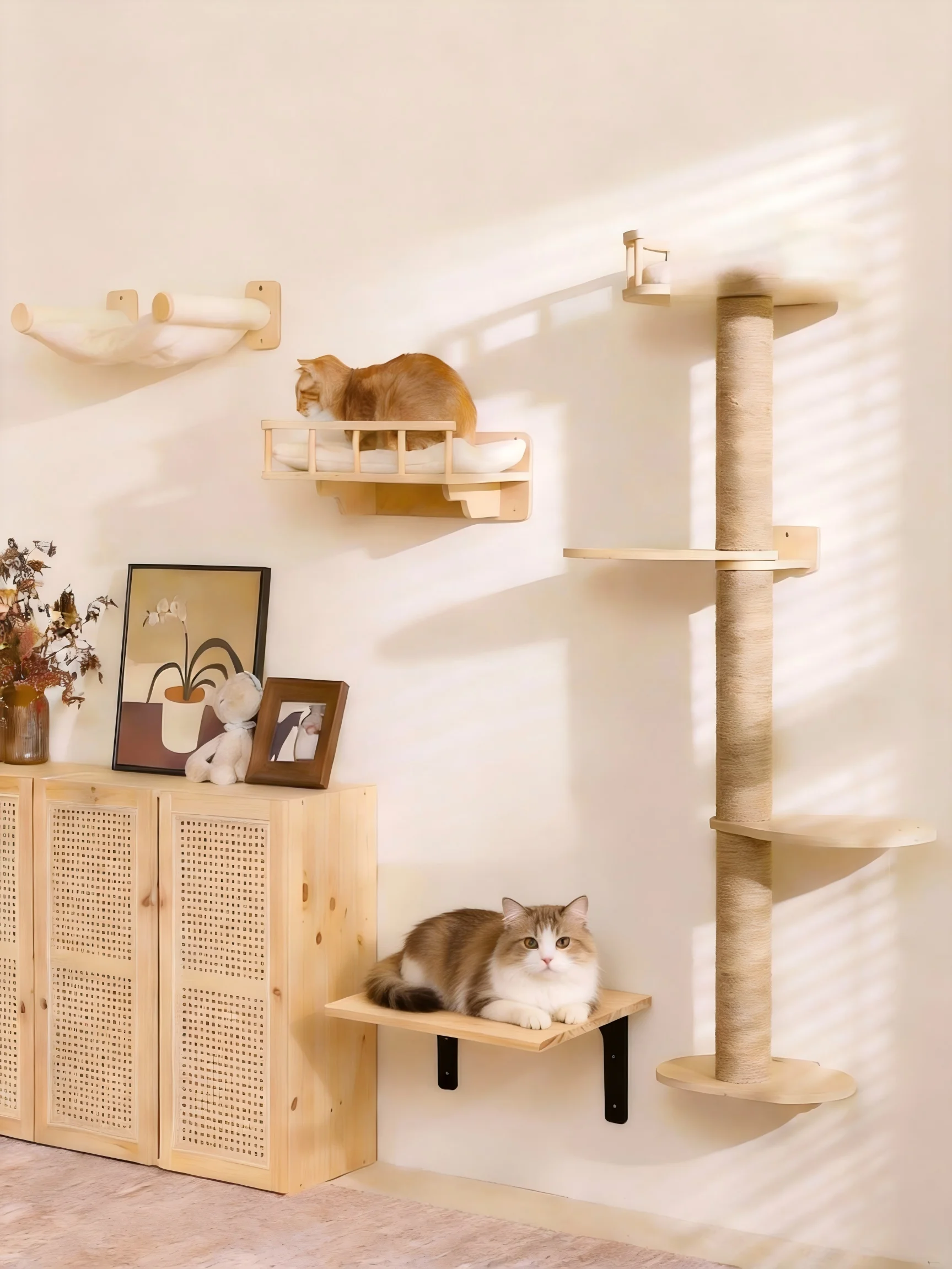 Rascador de lujo para gatos y juguetes divertidos - imagen 3