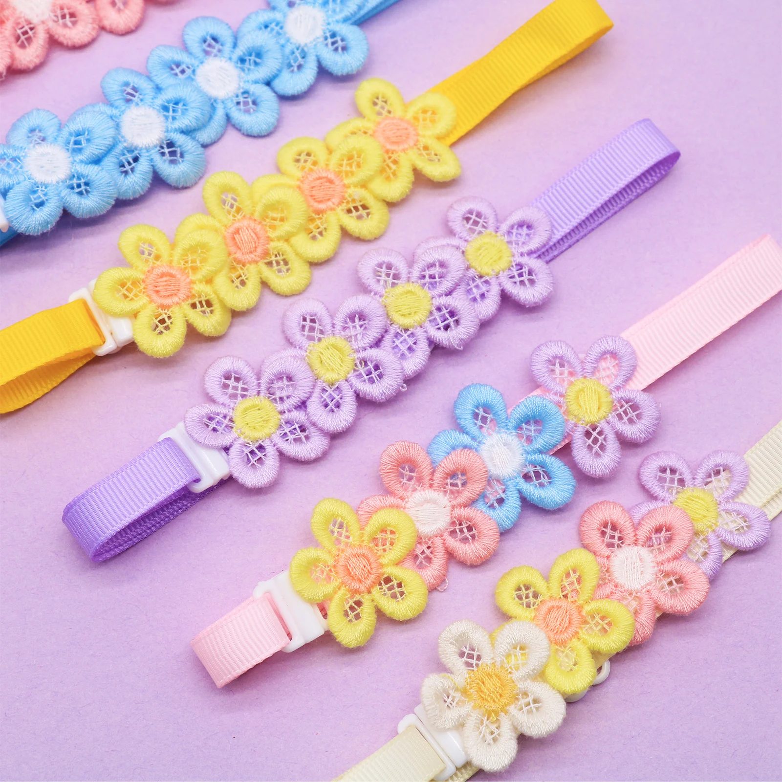 Collar floral con lazo colorido para perros y gatos - imagen 2