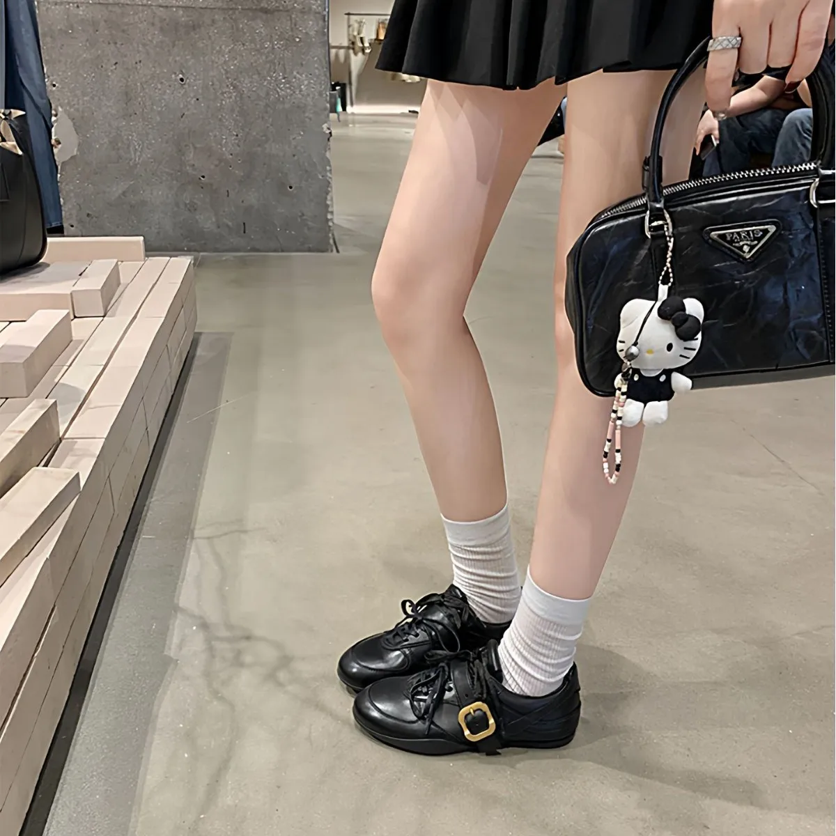 Botines de cuero con hebilla para perros: cómodos y modernos - imagen 5