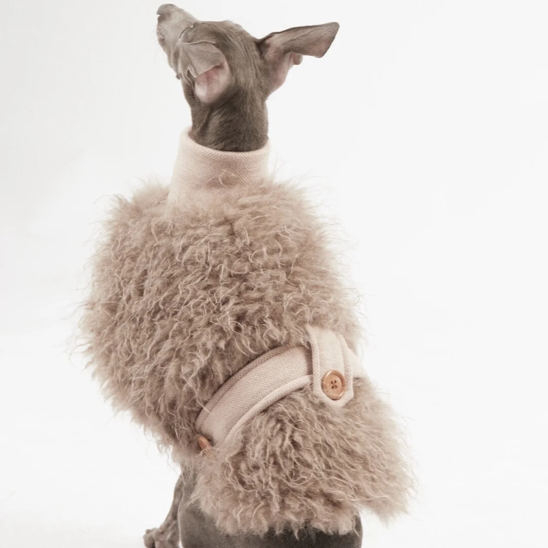 Elegante y cálida chaqueta de capa de felpa para perros en invierno, suéter caqui suave para galgo italiano, abrigo con cintura ajustable para Whippet - imagen 4