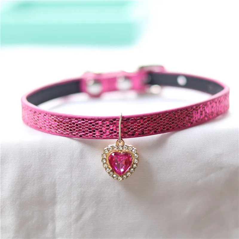 Collar de cuero corazón cristal ajustable para perros y gatos