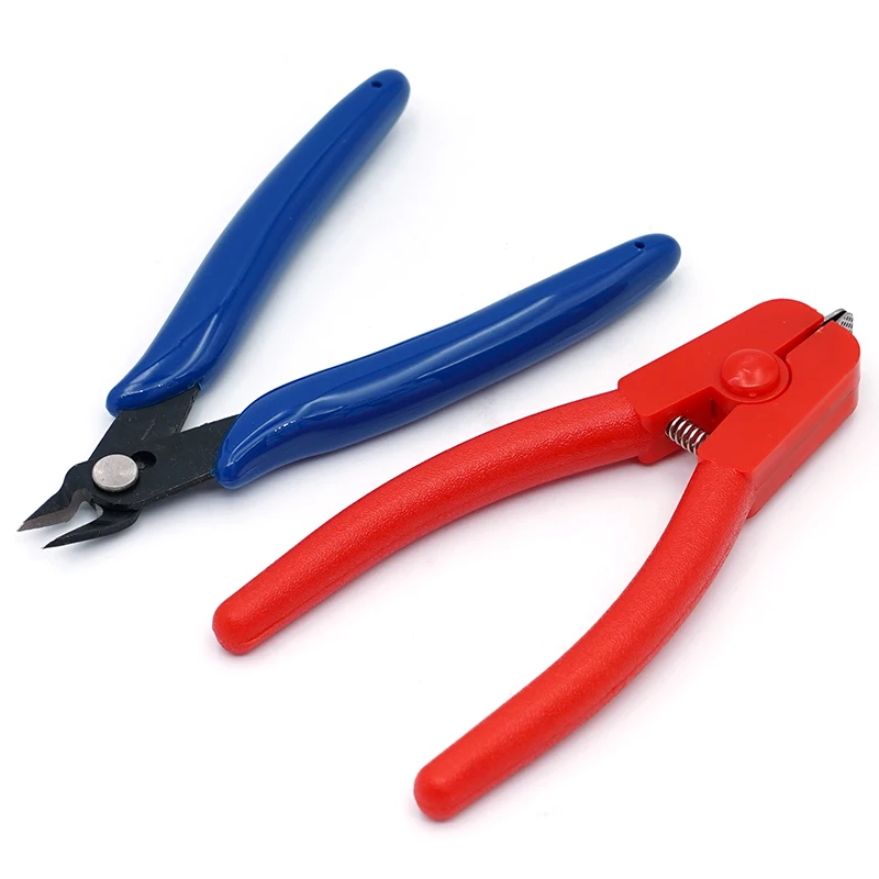 Alicates ergonómicos en uso