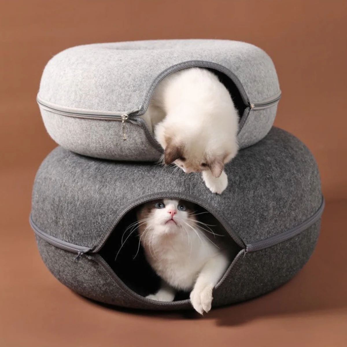 Cama donut de fieltro 2 en 1 para gatos y perros – Túnel y escondite - imagen 4