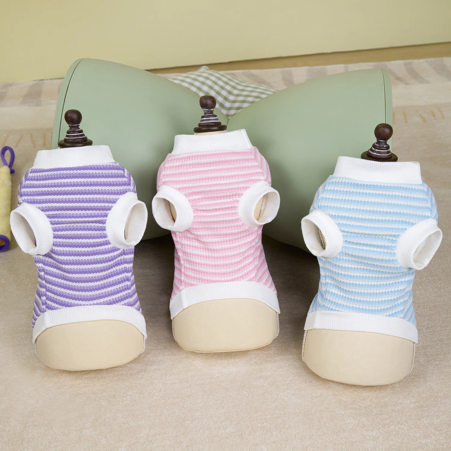 Camiseta con estampado de rayas para perros y gatos, camiseta fina y transpirable con corazón en la espalda, ropa para cachorros, primavera para mascotas - imagen 3