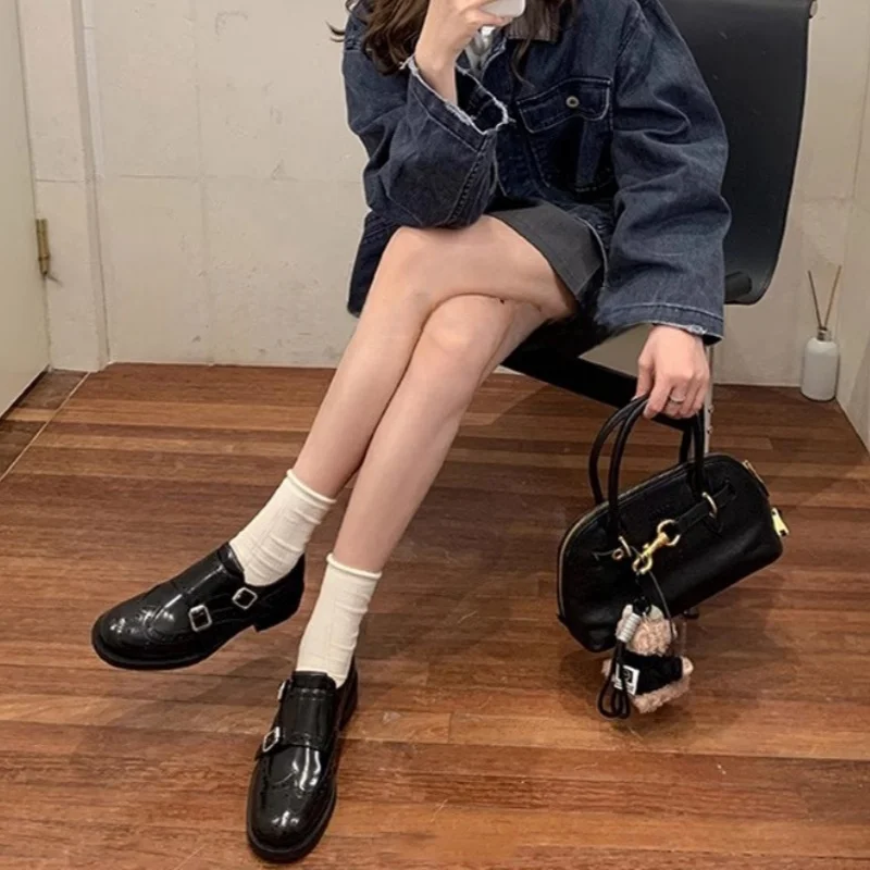 Zapatos sin cordones para mujer, zapatos planos de moda de ocio, informales, de cuero, con hebilla de Metal, cómodos, nuevo estilo, 2025 - imagen 4